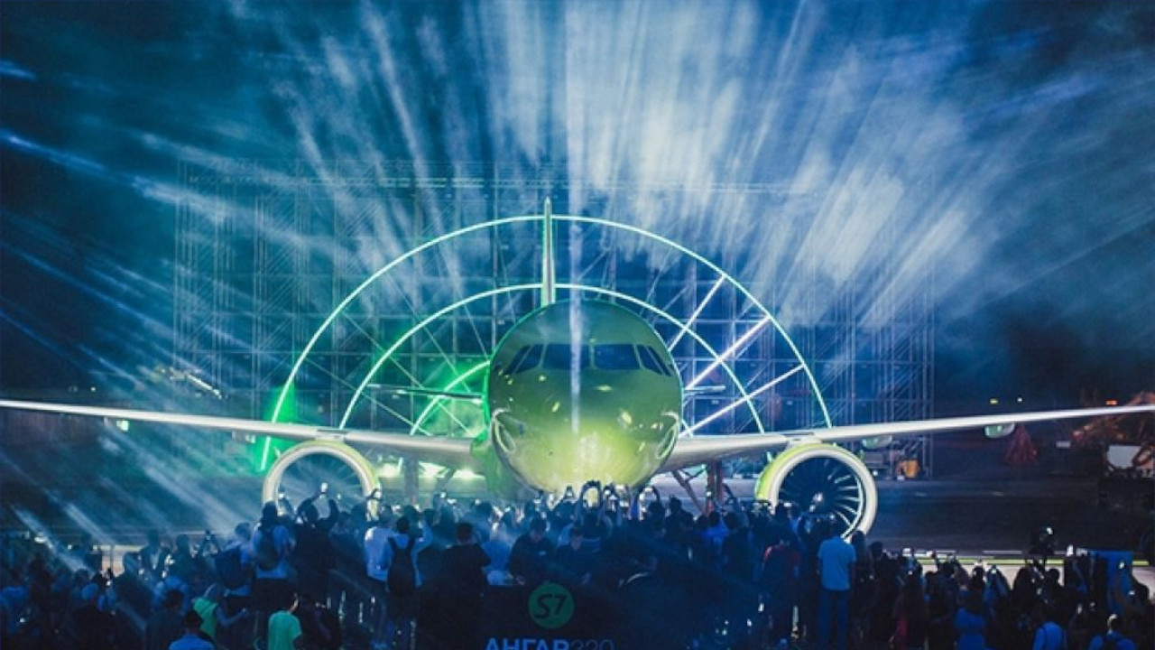 аренда интеркомов на мероприятие: S7 AIRLINES. АНГАР А320. ПРЕЗЕНТАЦИЯ ПЕРВОГО В РОССИИ AIRBUS A320 NEO - Домодедово 9 - интерком аренда раций